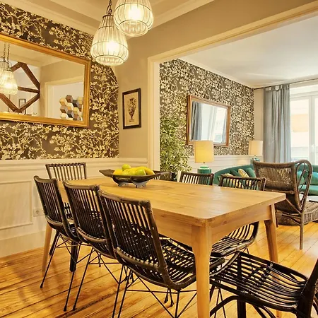 Daire Angel's Chic Duplex By Interhome