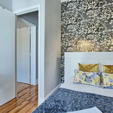 Angel's Chic Duplex By Interhome *