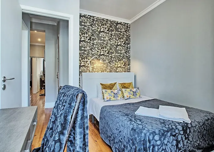 Daire Angel's Chic Duplex By Interhome